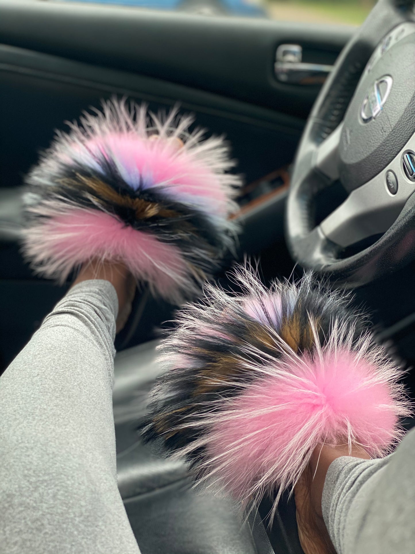 Fur Slides - Pink/Black